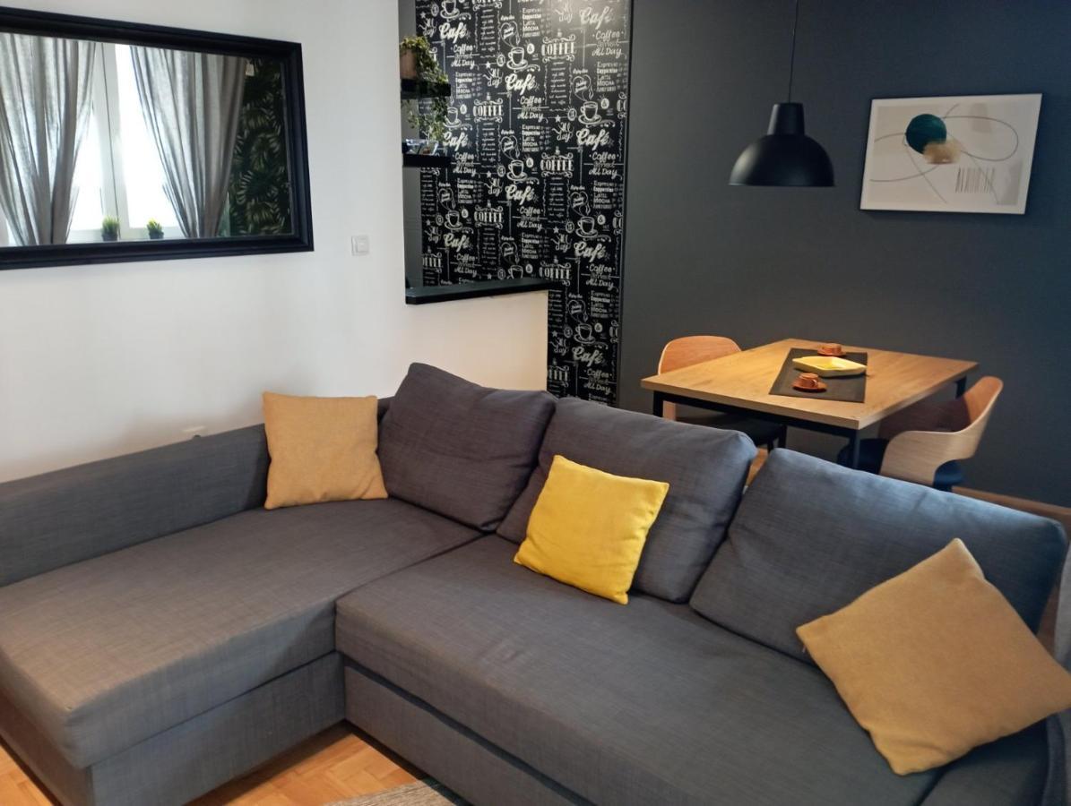Sun Center Apartment โนวีซาด ภายนอก รูปภาพ